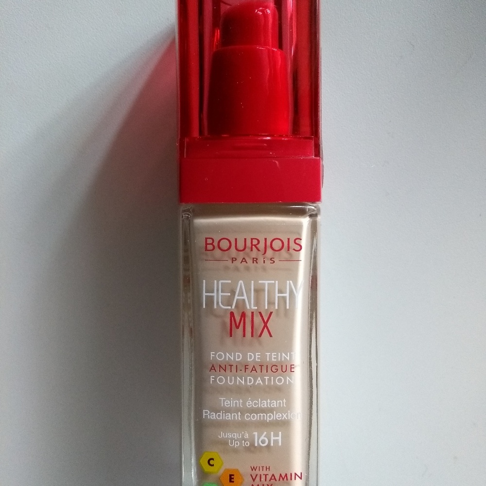 NEW Bourjois Foundation Radnt Cmplxn 51 Lt Vanilla